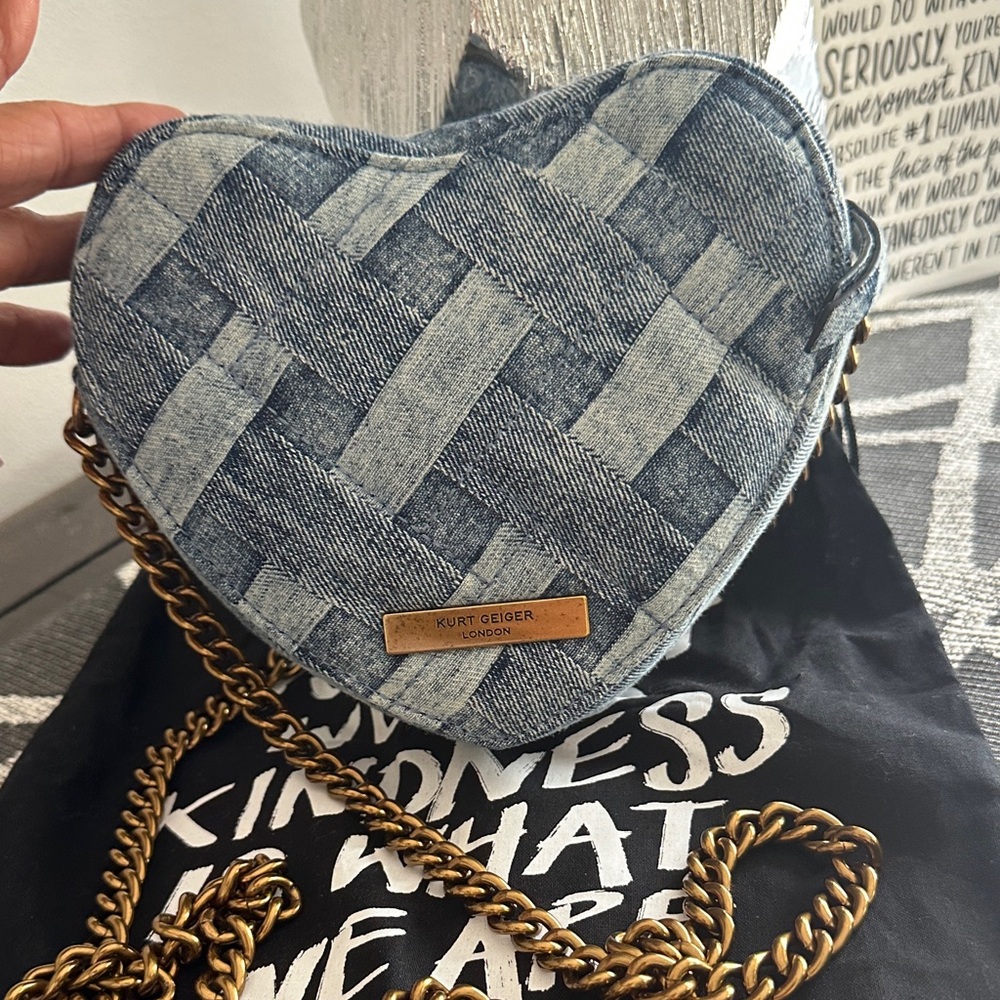 Kurt Geiger Heart-Shaped Woven Denim Crossbody Bag with Gold Chain - Picture 4 of 5
